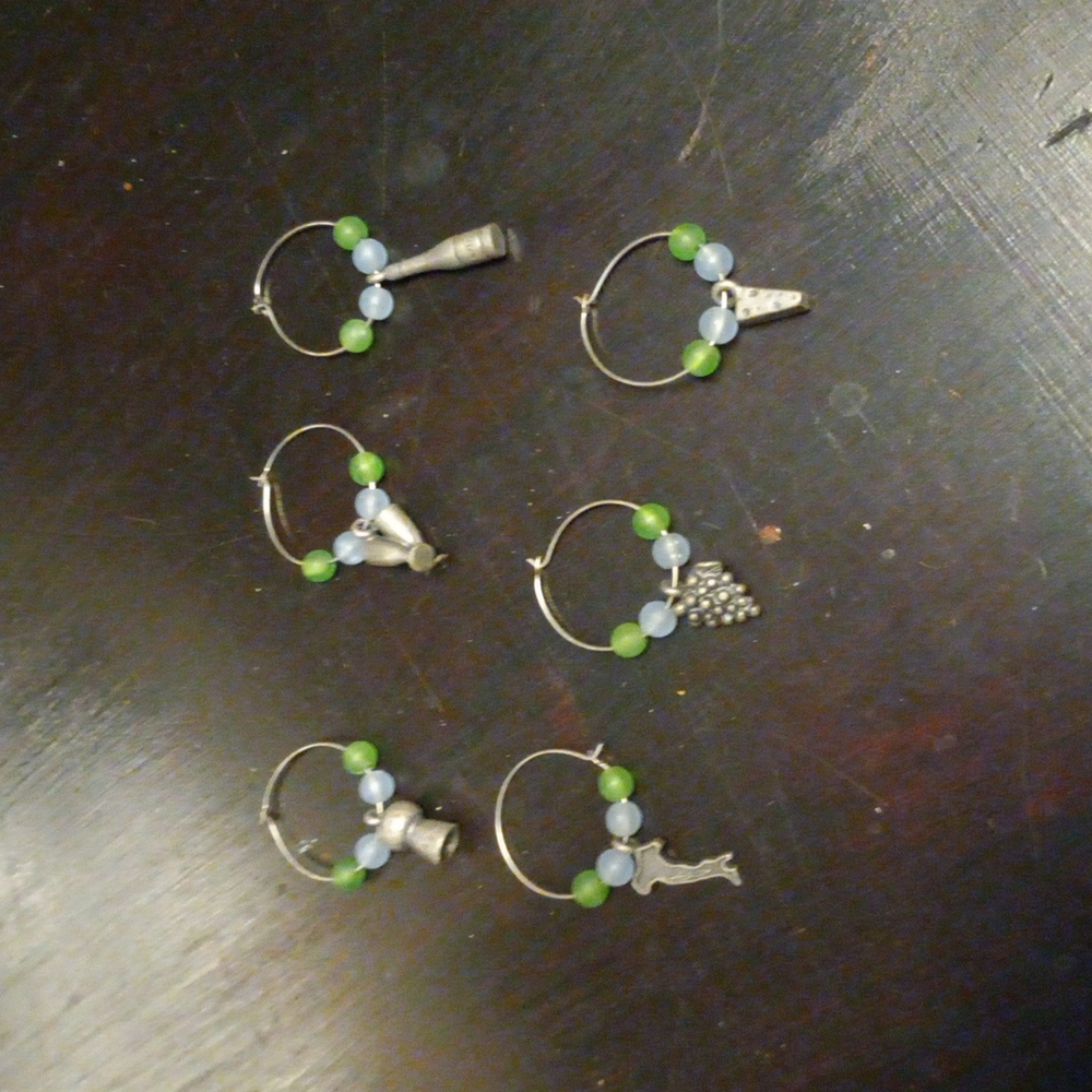 Set of 6 wine charms